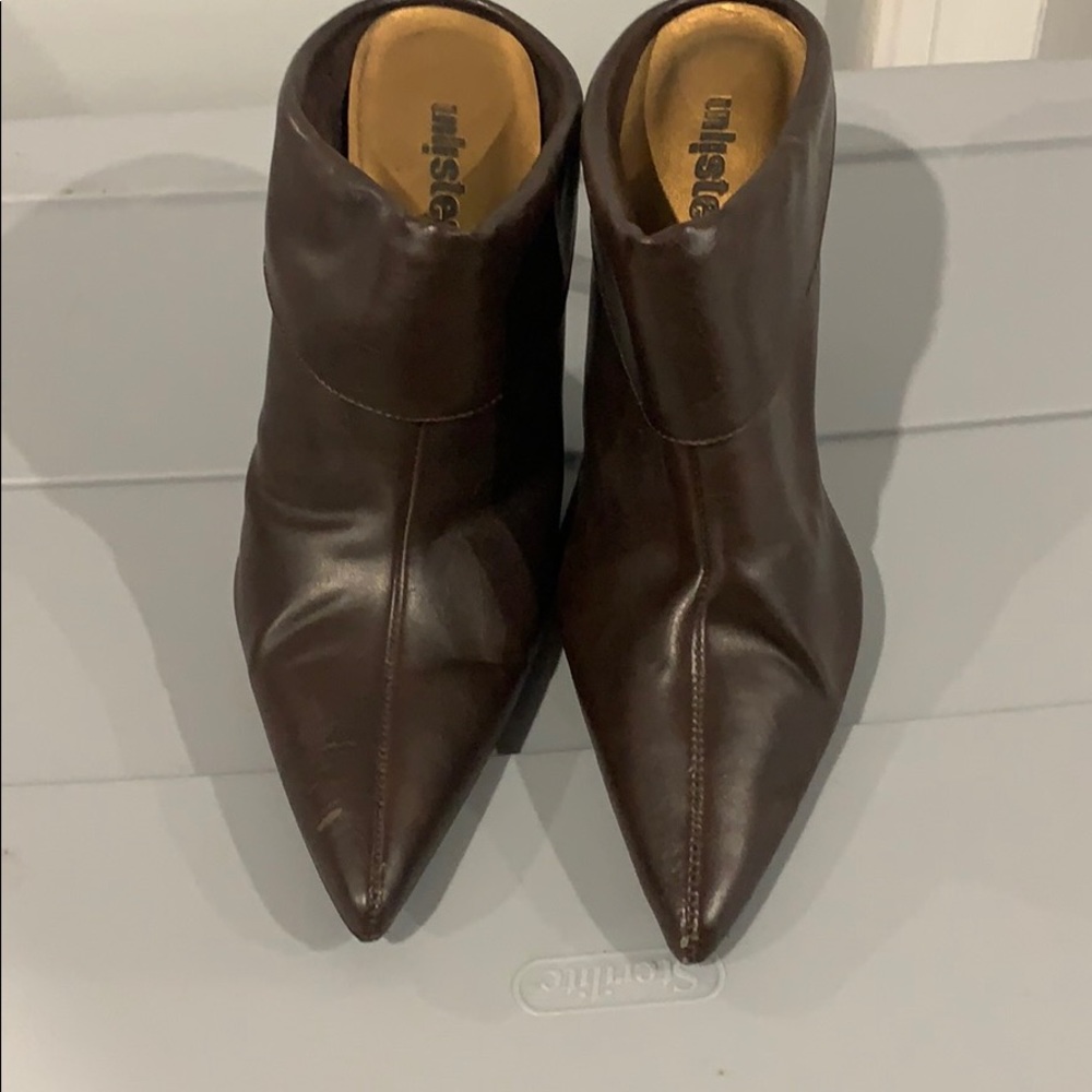 FINAL PRICE: Brown leather booties